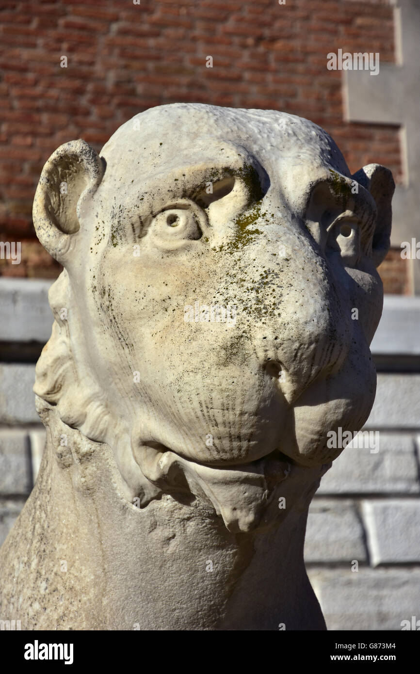 Alte byzantinische Löwe vor dem Venetian Arsenal Haupttor, entnommen aus Griechenland im 17. Jahrhundert Stockfoto