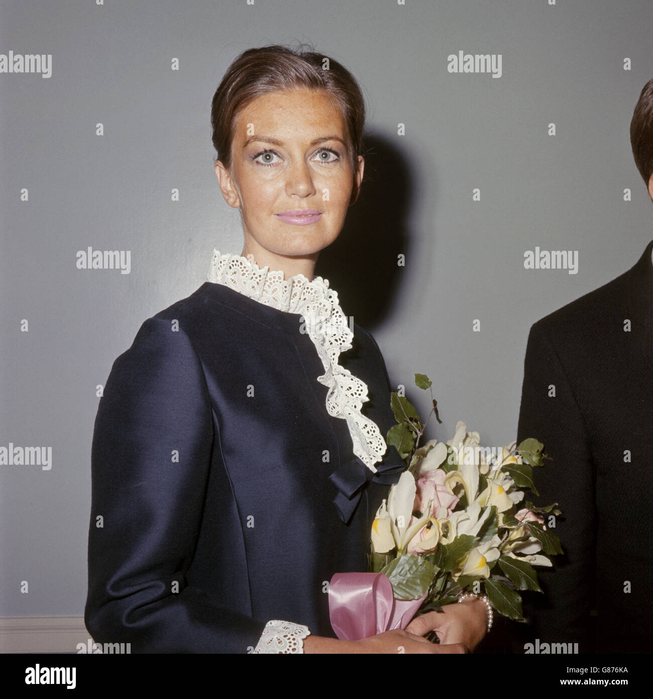 Die britische Schauspielerin Janette Scott, fotografiert in London, wo sie mit ihrem Mann, der amerikanischen Sängerin und Entertainerin Mel Torme ein Restaurant eröffnet hat (nicht abgebildet). Stockfoto