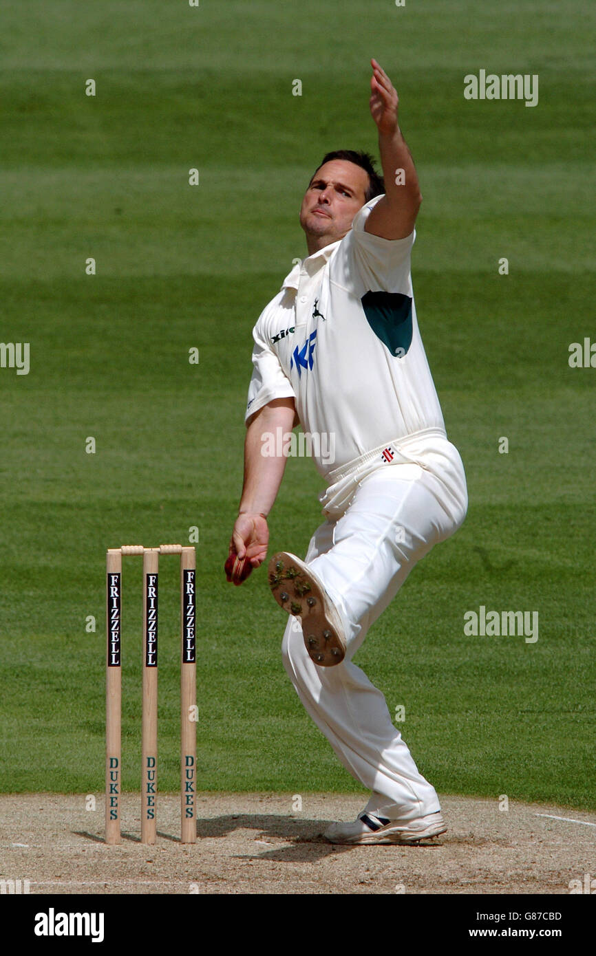 Cricket - Frizzell County Championship - Division One - Surrey V Nottinghamshire - The Brit Oval. Mark Ealham von Nottinghamshire Stockfoto