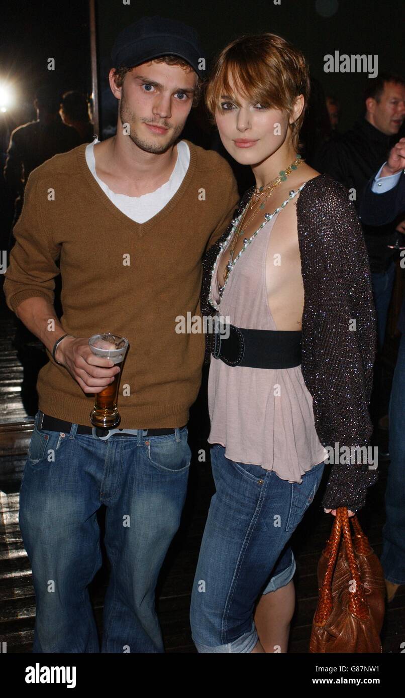Keira Knightley And Jamie Dornan Stockfotos Und Bilder Kaufen Alamy