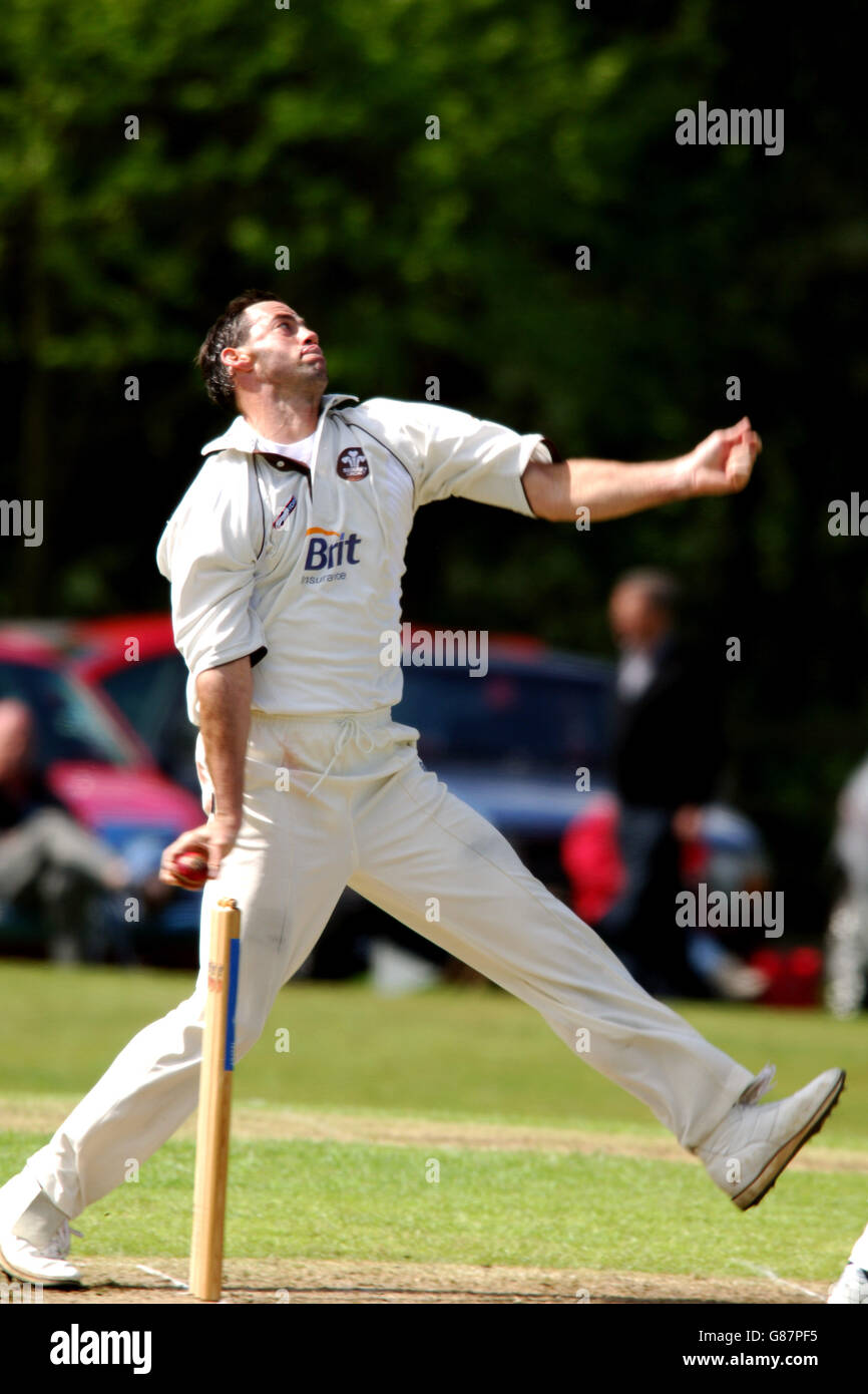 Cricket - Cheltenham & Gloucester Trophy - erste Runde - Staffordshire / Surrey - Leek. Martin Bichnell, Surrey Stockfoto