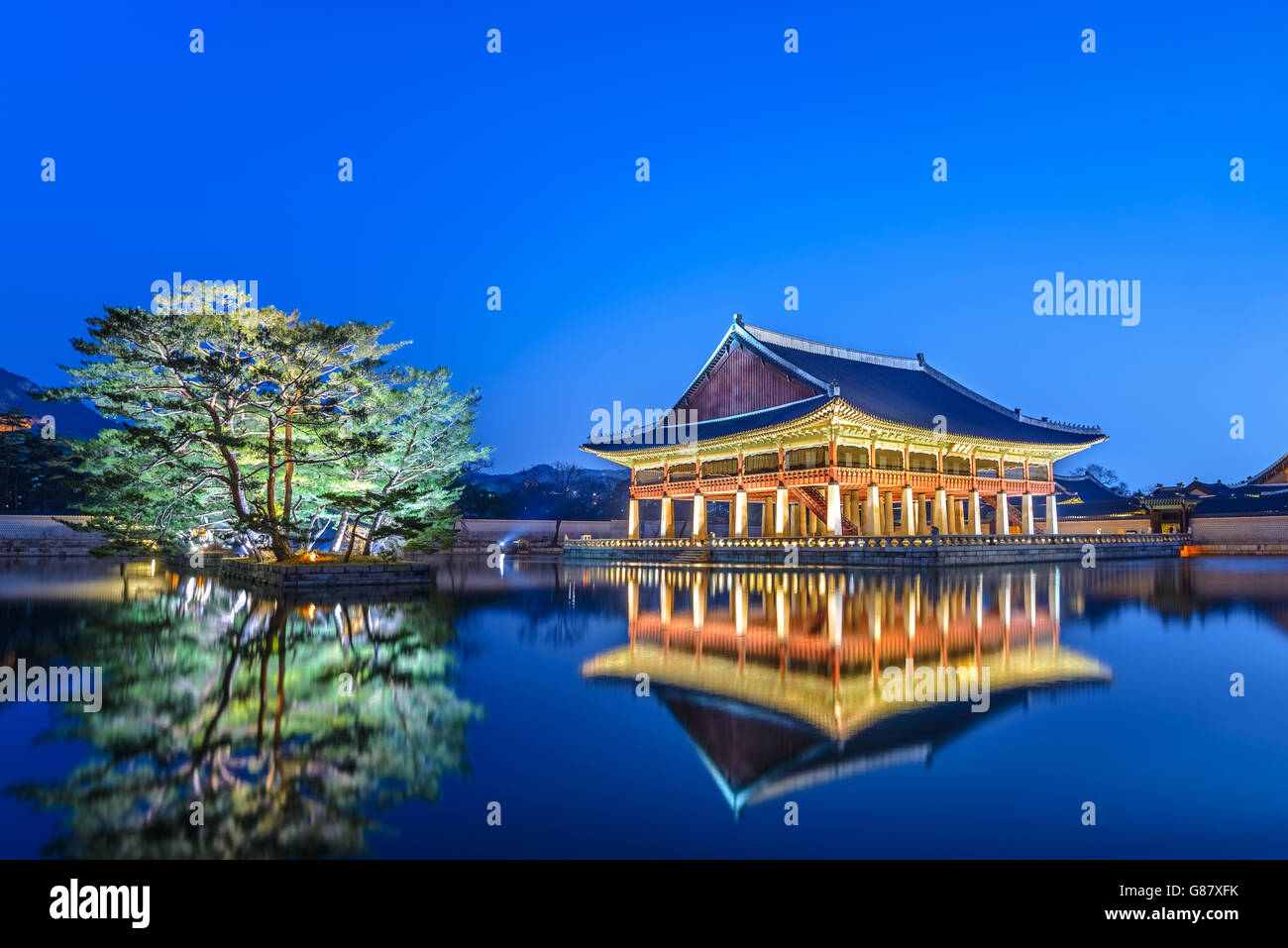 Gyeongbokgung Palace in der Nacht, Seoul, Südkorea Stockfoto
