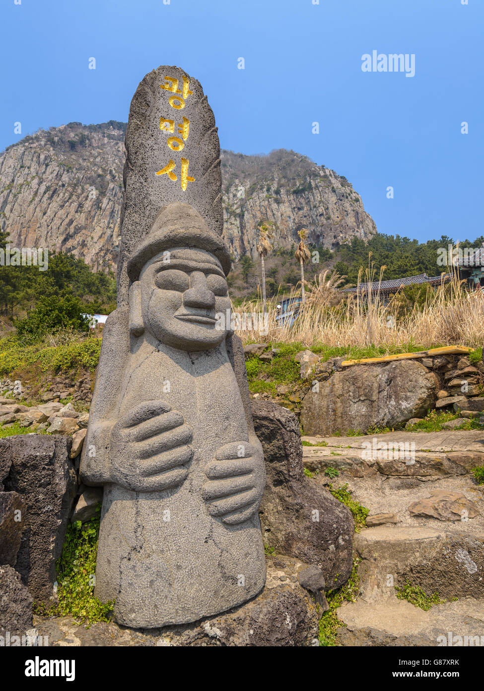 Dol Hareubang Statue am Sanbangsan, Insel Jeju, Südkorea Stockfoto
