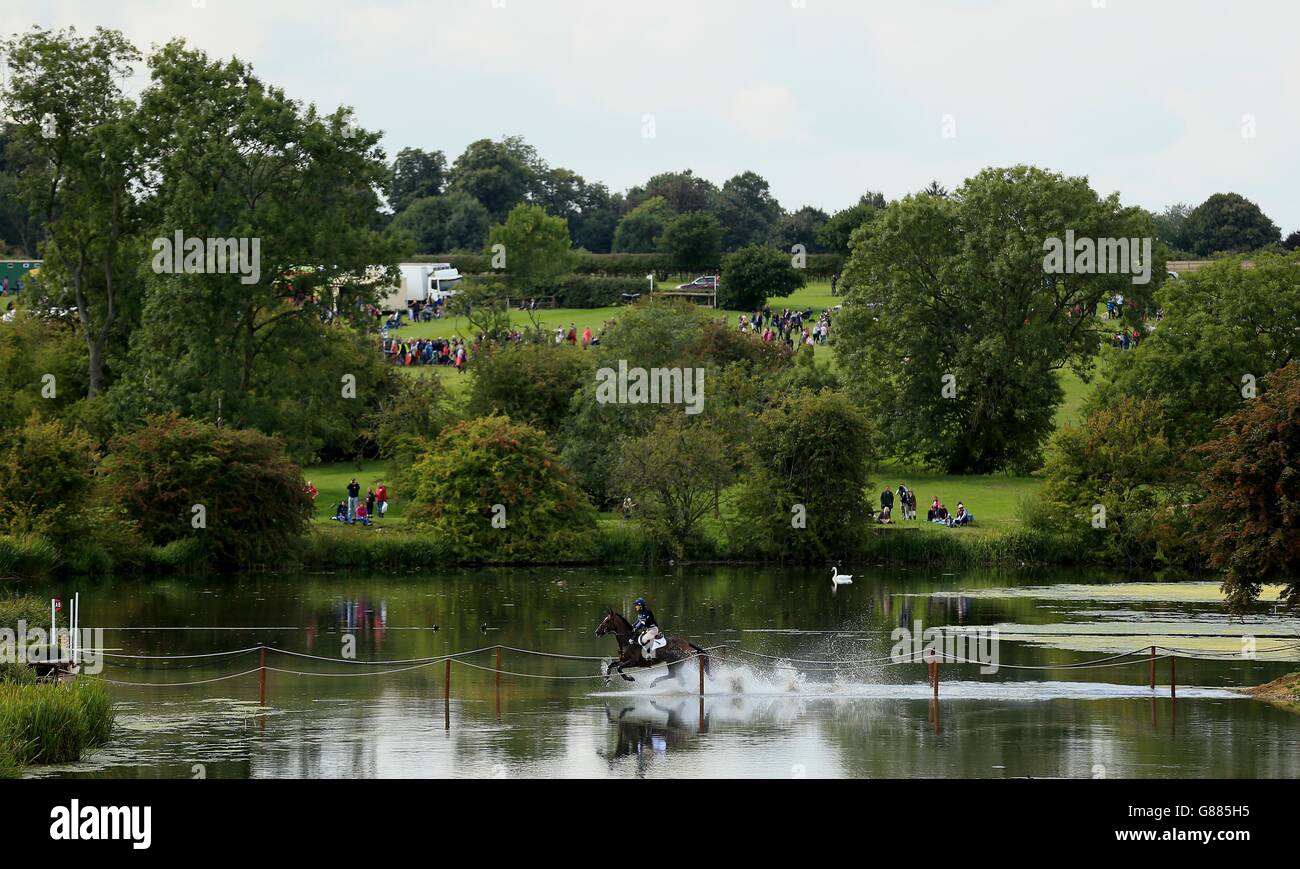 Ein allgemeiner Überblick über das Cross Country Event am dritten Tag der 2015 Land Rover Burghley Horse Testfahrten in Burghley Hourse, Burghley. Stockfoto