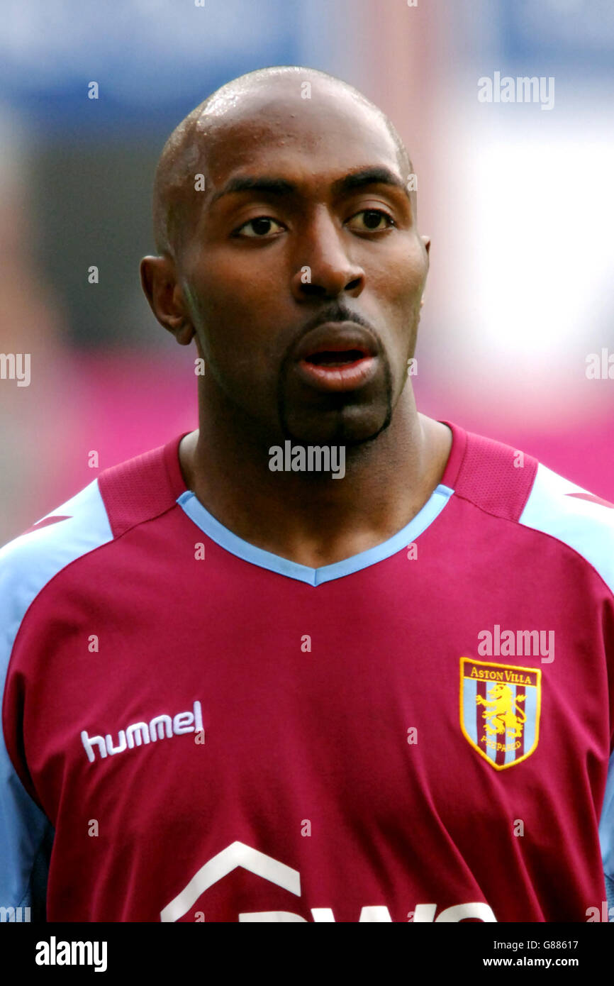 Fußball - FA Barclays Premiership - Aston Villa gegen Bolton Wanderers - Villa Park. Darius Vassell, Aston Villa Stockfoto