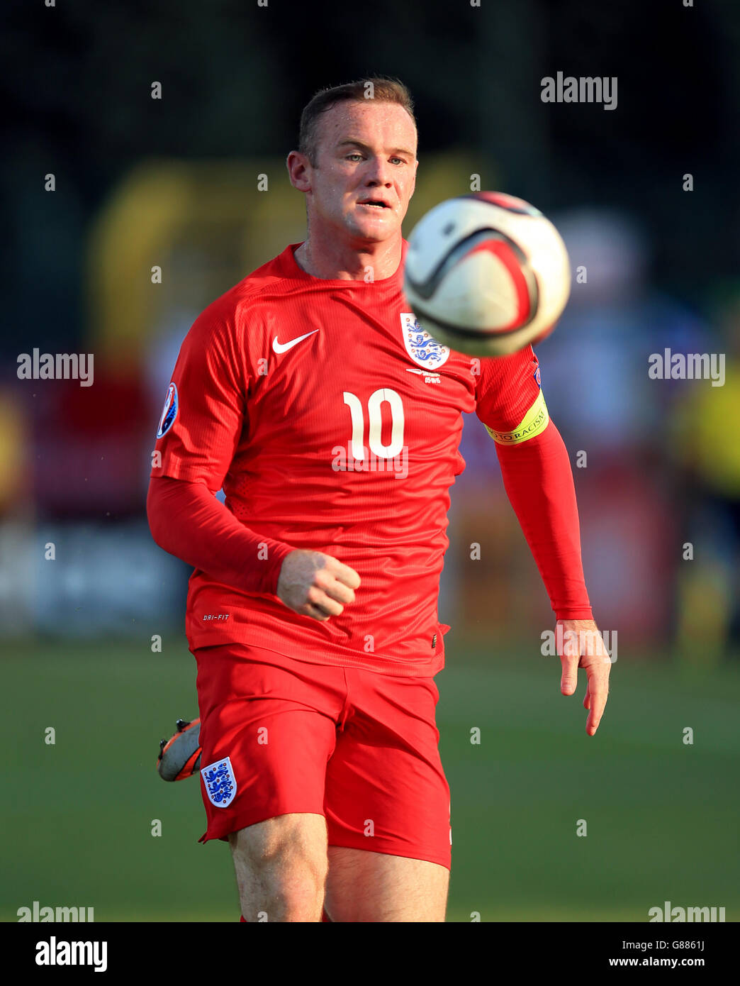 Der englische Wayne Rooney während des UEFA-Europameisterschafts-Qualifikationsspiel im Stadio Olimpico di Serravalle. DRÜCKEN SIE VERBANDSFOTO. Bilddatum: Samstag, 5. September 2015. Siehe PA Geschichte FUSSBALL San Marino. Bildnachweis sollte lauten: Mike Egerton/PA Wire. EINSCHRÄNKUNGEN: Nutzung unterliegt FA-Einschränkungen. Kommerzielle Nutzung nur mit vorheriger schriftlicher Zustimmung des FA. Keine Bearbeitung außer Zuschneiden. Rufen Sie +44 (0)1158 447447 an, oder besuchen Sie www.paphotos.com/info/, um alle Einschränkungen und weitere Informationen zu erhalten. Stockfoto