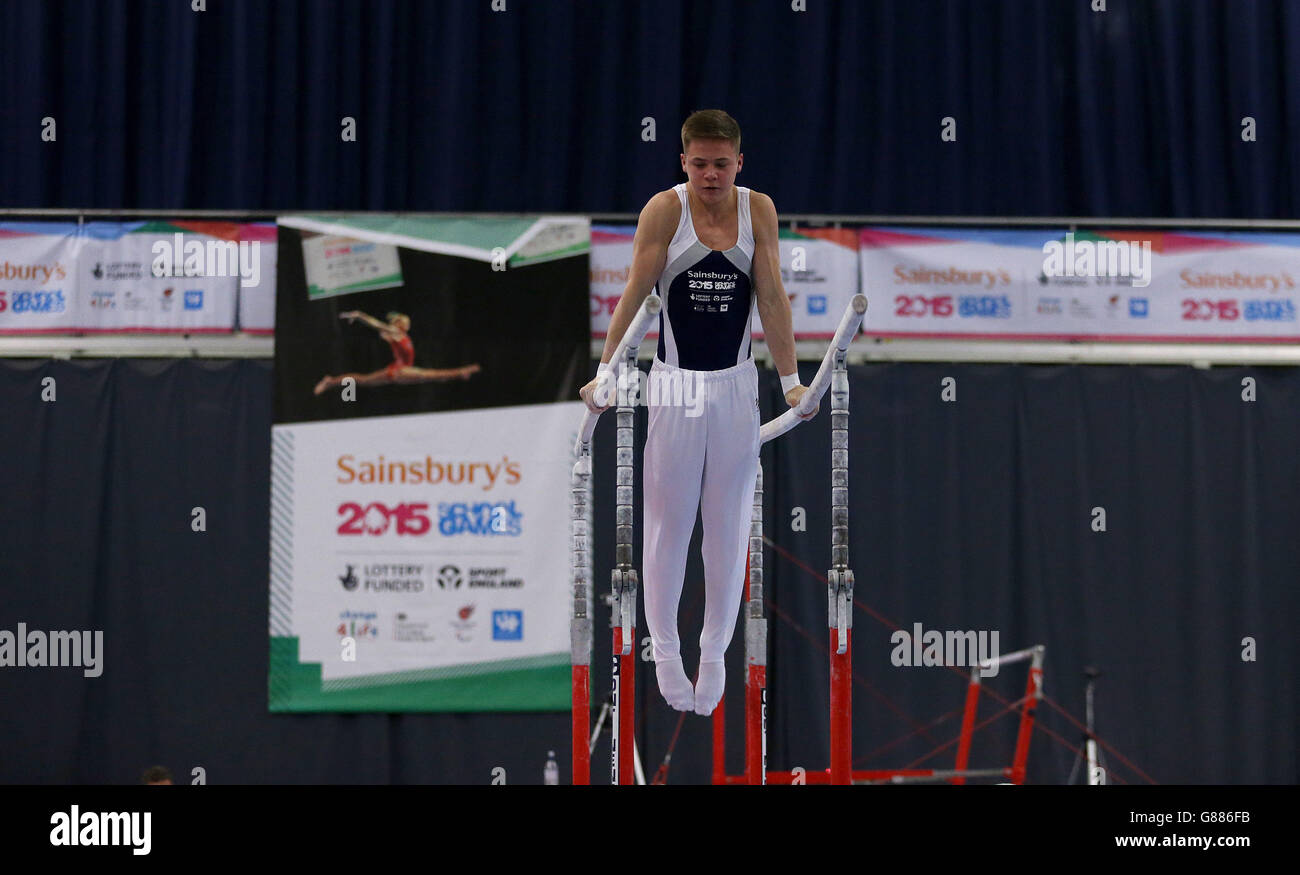 Schottlands Pavel Karnejenko auf der horizontalen Stange in der Gymnastik während der Sainsbury's 2015 School Games in Manchester. DRÜCKEN Sie VERBANDSFOTO. Bilddatum: Samstag, 5. September 2015. Bildnachweis sollte lauten: Steven Paston/PA Wire Stockfoto