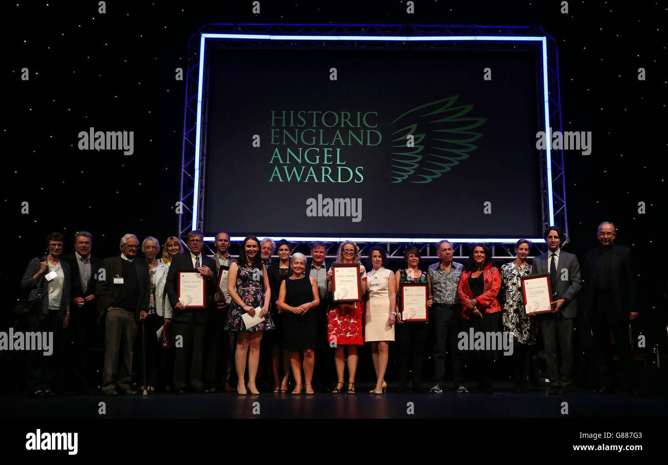 . Die Gewinner aller fünf Kategorien bei den Historic England Angel Awards im Palace Theatre, London. Stockfoto