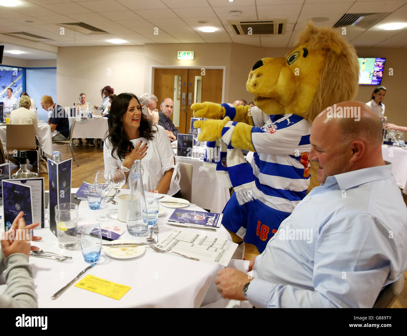 Fußball - Sky Bet Championship - Reading V Ipswich Town - Madejski Stadium. Gastfreundlichkeit vor dem Spiel Stockfoto