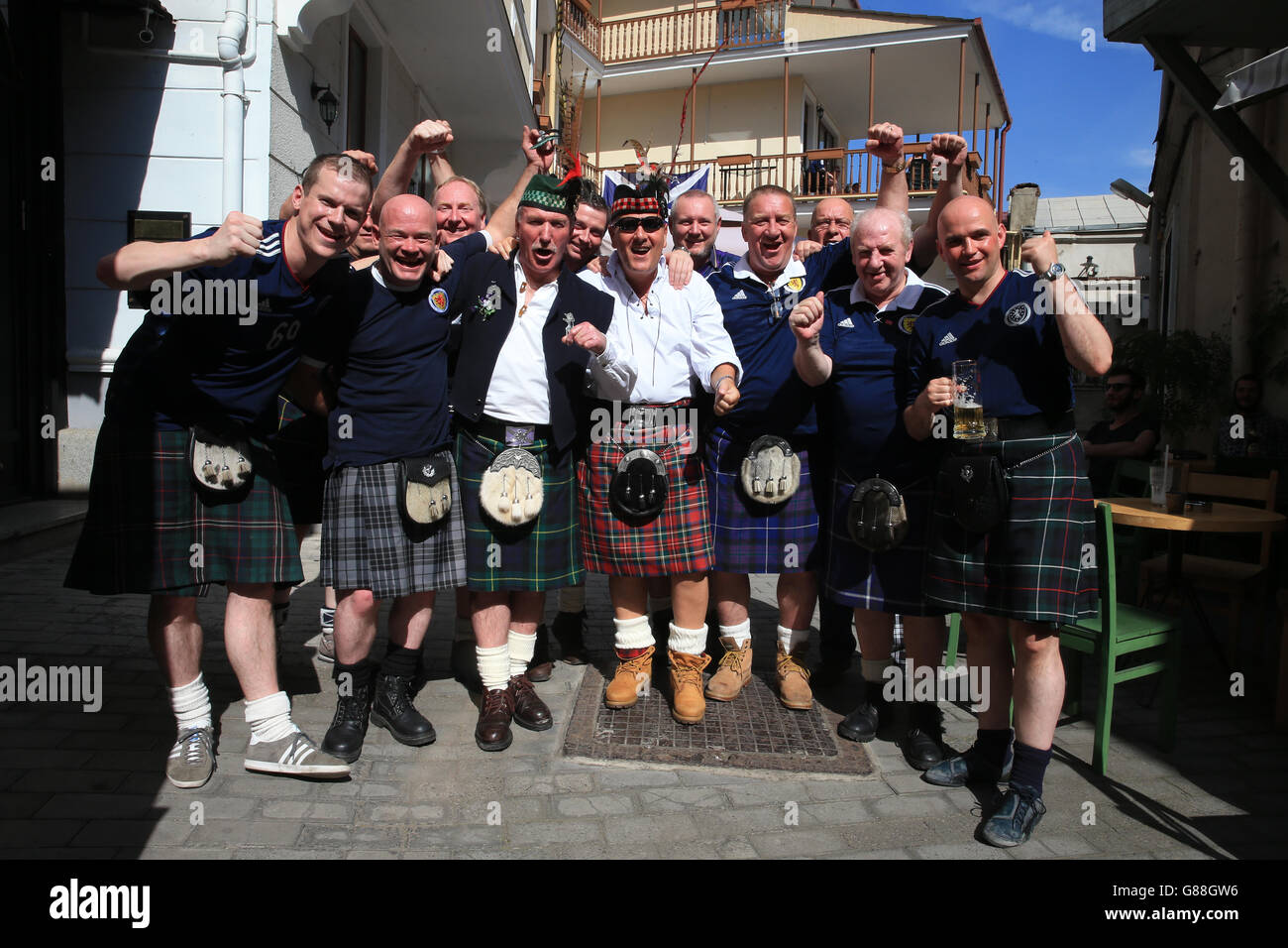 Schottland-Fans vor dem UEFA-Europameisterschafts-Qualifikationsspiel in der Boris Paichadze Dinamo Arena, Tiflis. Bilddatum: Freitag, 4. September 2015. Siehe PA Geschichte FUSSBALL Georgien. Bildnachweis sollte lauten: Nick Potts/PA Wire. EINSCHRÄNKUNGEN: Nutzung unterliegt Einschränkungen. . Kommerzielle Nutzung nur mit vorheriger schriftlicher Zustimmung der Scottish FA. Weitere Informationen erhalten Sie unter +44 (0)1158 447447. Stockfoto