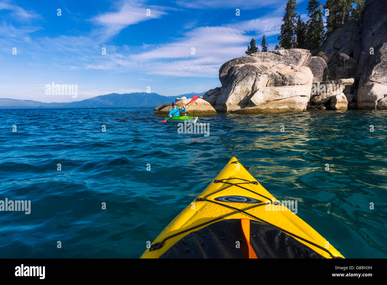 Kajak am Lake Tahoe, DL Bliss State Park, Kalifornien USA Stockfoto