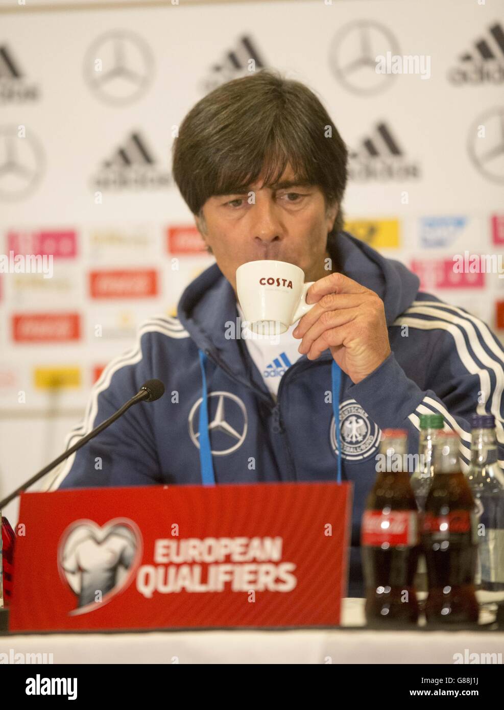 Deutschland-Manager Joachim Loew während der Pressekonferenz im Hilton Glasgow Hotel, Schottland. DRÜCKEN SIE VERBANDSFOTO. Bilddatum: Sonntag, 6. September 2015. Siehe PA Geschichte FUSSBALL Deutschland. Bildnachweis sollte lauten: Jeff Holmes/PA Wire. Stockfoto