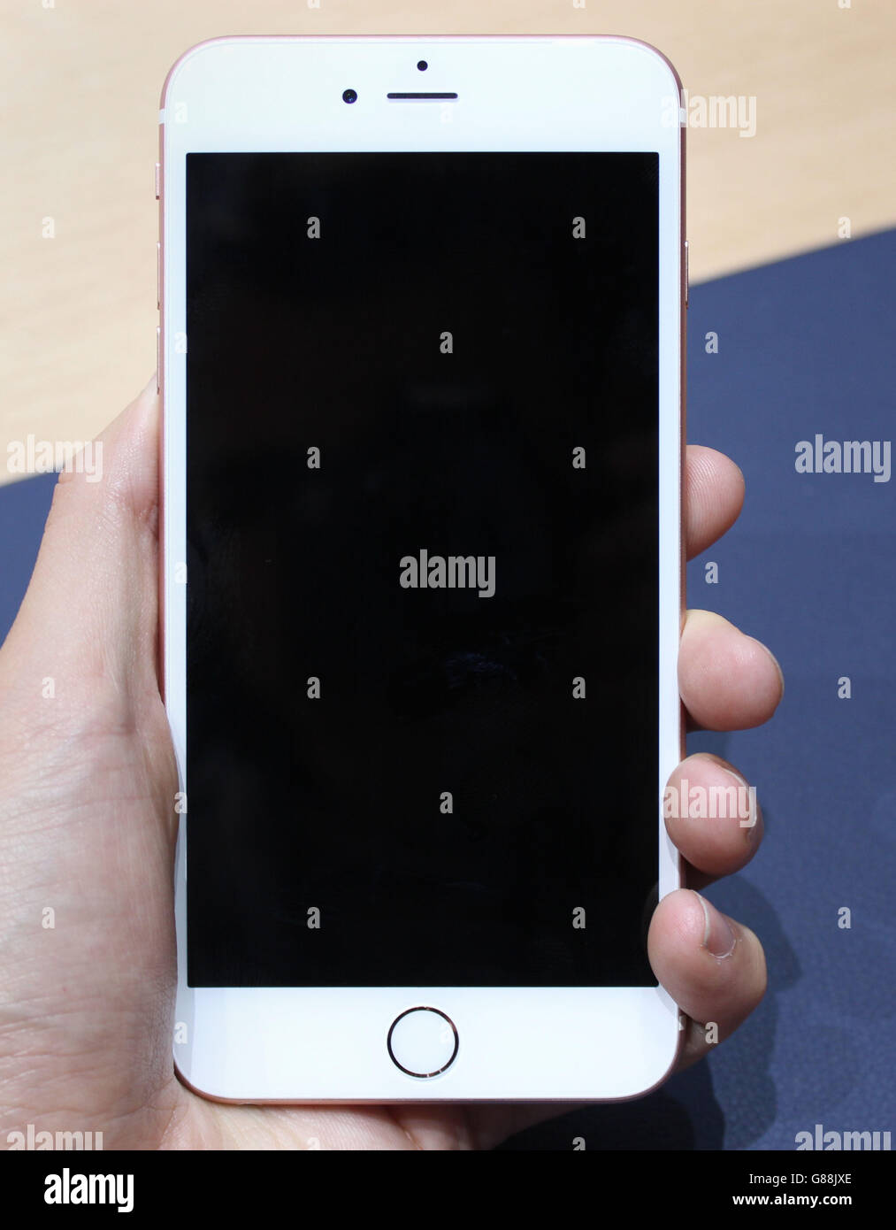 Das neue Apple iphone 6s Plus, das bei einer Live-Show in San Francisco vorgestellt wurde. Stockfoto