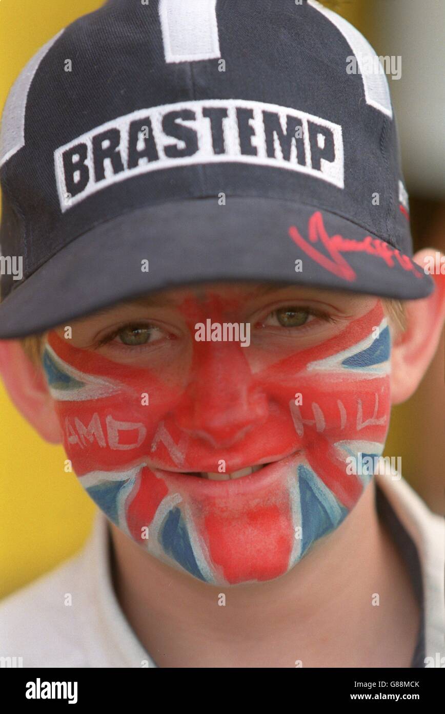 Autorennen ... Großer Preis Von Großbritannien. Ein Damon Hill Fan mit einem gemalten Gesicht beim Grand Prix von Großbritannien Stockfoto