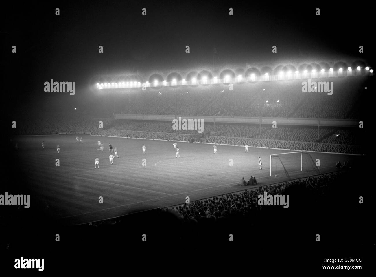 Fußball - mit Flutlicht freundlich - Arsenal / Hapoel Tel Aviv - Highbury. Gesamtansicht von Highbury, der Heimat von Arsenal, während des Spiels Stockfoto