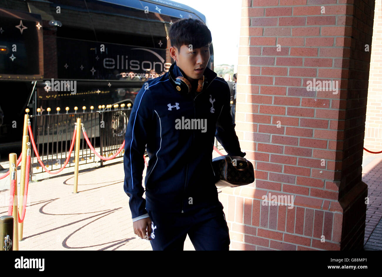 Son Heung-Min von Tottenham Hotspur kommt vor dem Spiel der Barclays Premier League im Stadium of Light, Sunderland, im Stadion an. Stockfoto