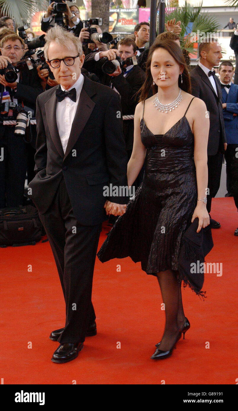 Cannes Film Festival 2005 - Match Point Premiere. Regisseur Woody Allen mit seiner Frau Soon Yi. Stockfoto