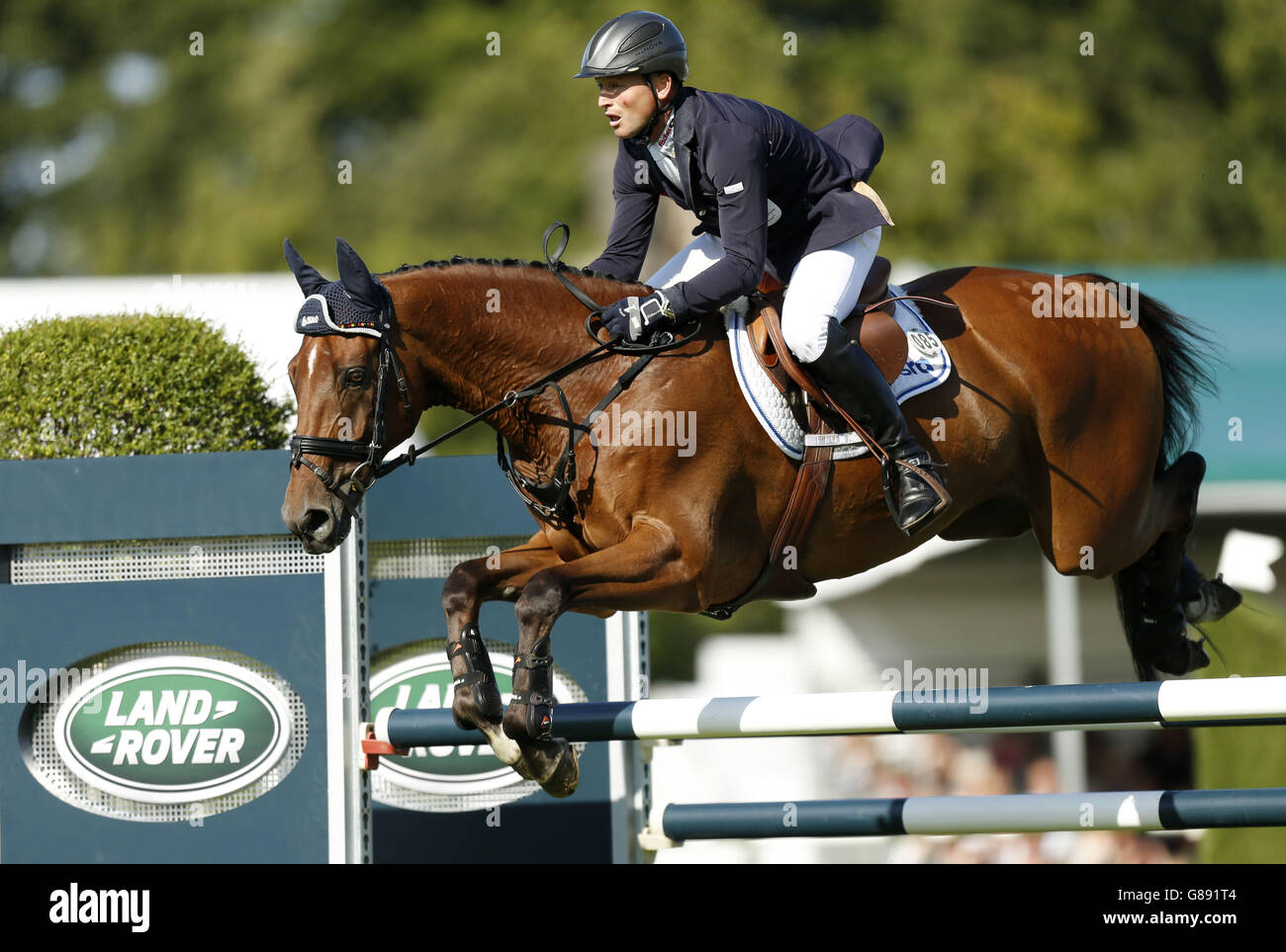 Michael Jung auf La Biosthetique - Sam FBW gewinnt Burghley Horse Testläufe, indem er im Showjumping am vierten Tag der 2015 Land Rover Burghley Horse Testläufe in Burghley Hourse, Burghley, klar wird. Stockfoto