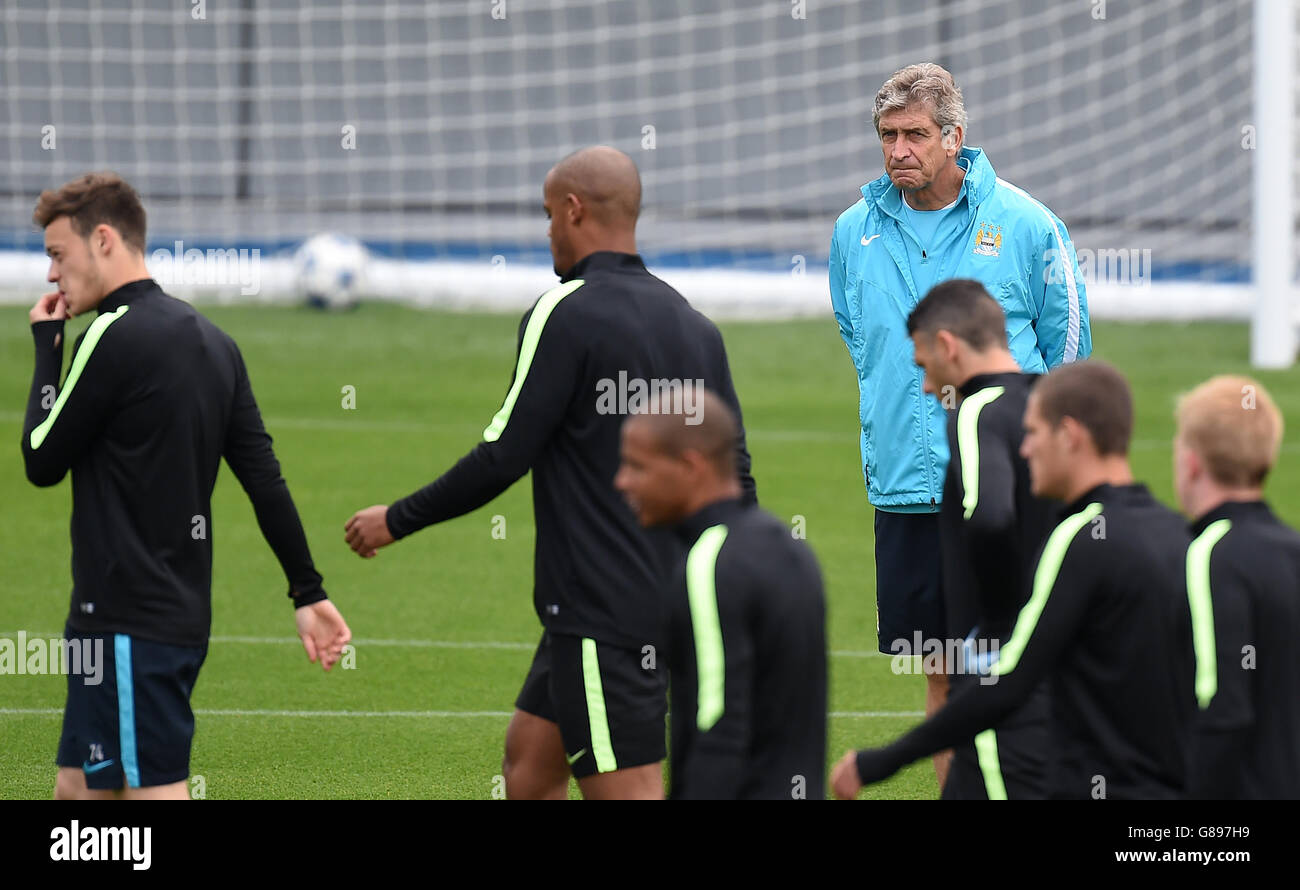 Fußball - UEFA Champions League - Gruppe D - Manchester City gegen Juventus - Manchester City Training und Pressekonferenz - CFA T.... Stockfoto