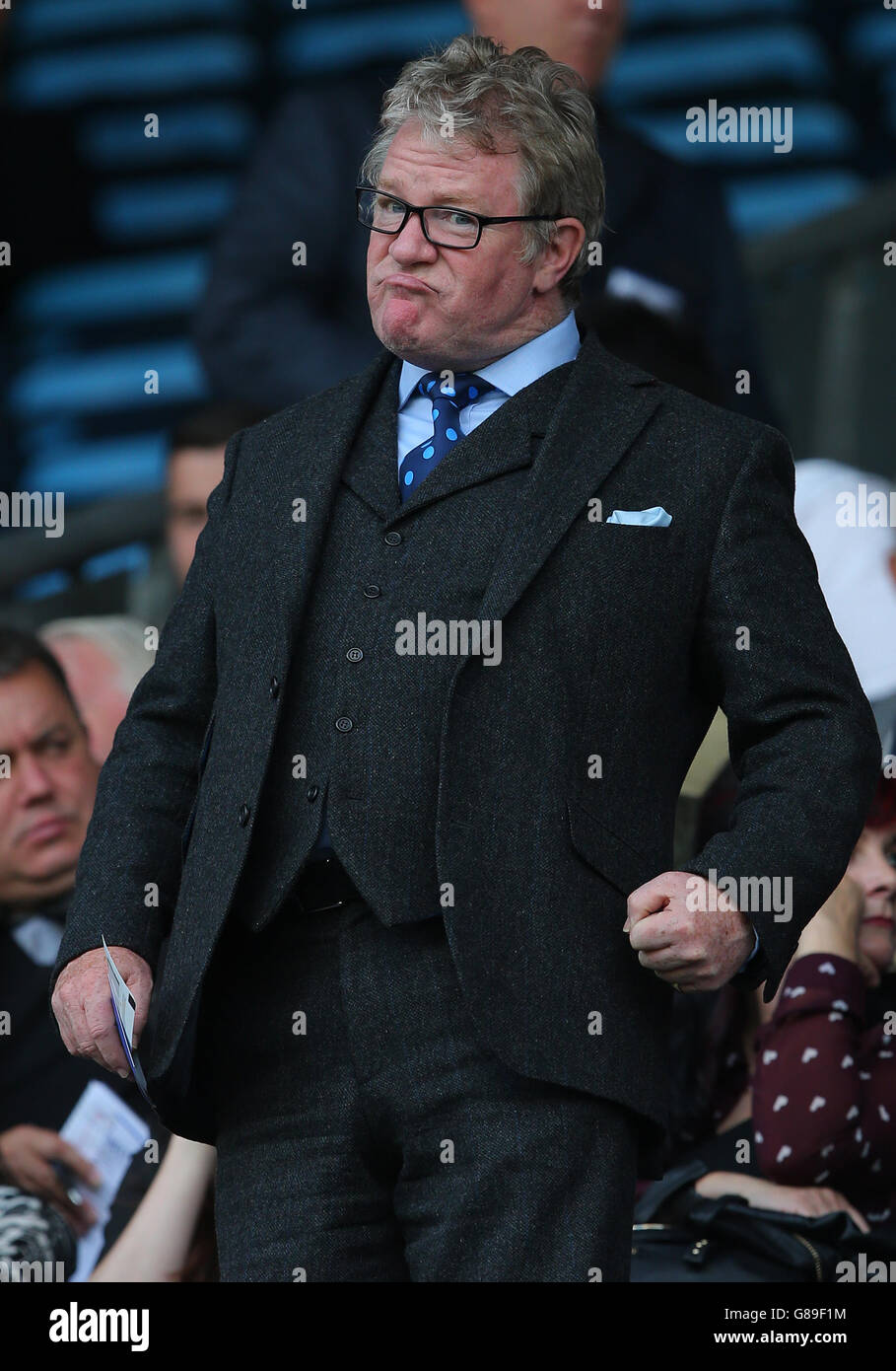 Fußball - Sky Bet Championship - Blackburn Rovers gegen Charlton Athletic - Ewood Park. Komiker Jim Davidson auf den Tribünen Stockfoto