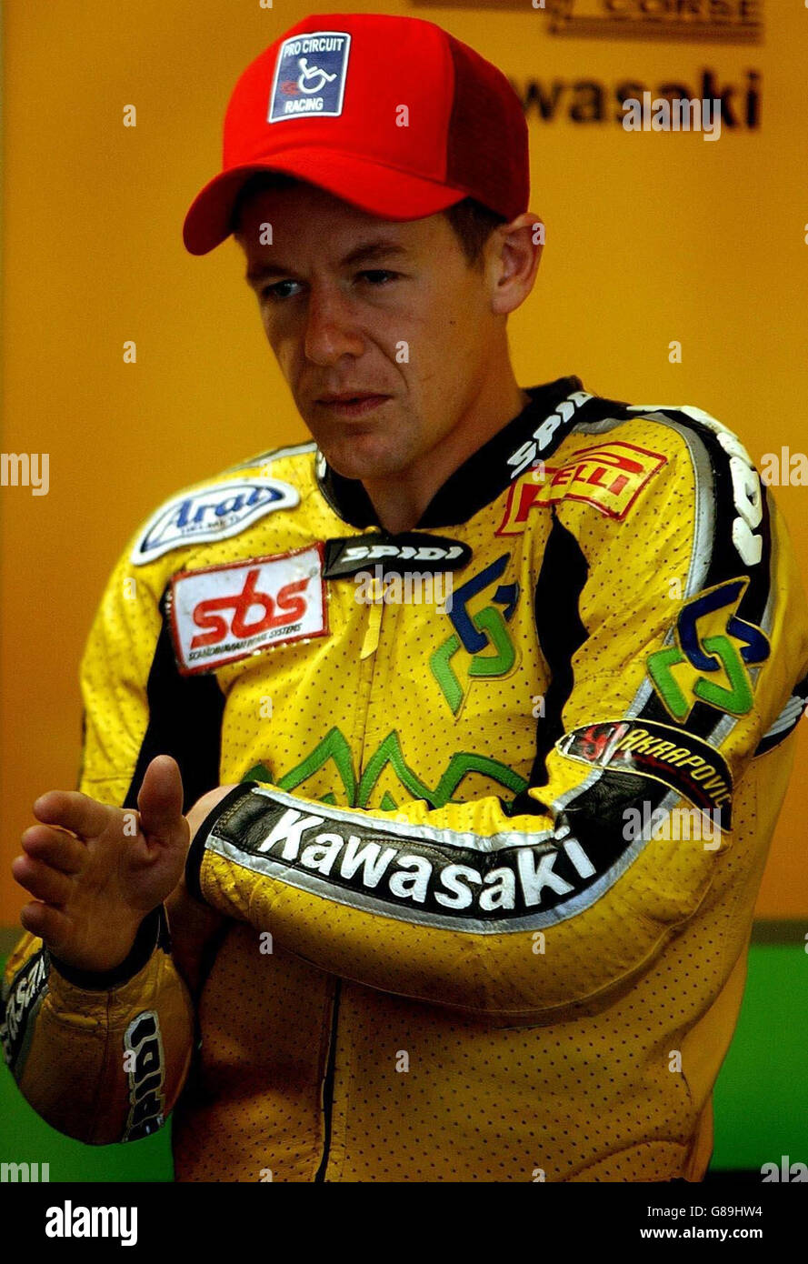 Motorradfahren - Corona Extra Superbike World Championship 2005 - Qualifying Practice - Silverstone. Der britische Chris Walker in den Boxen. Stockfoto