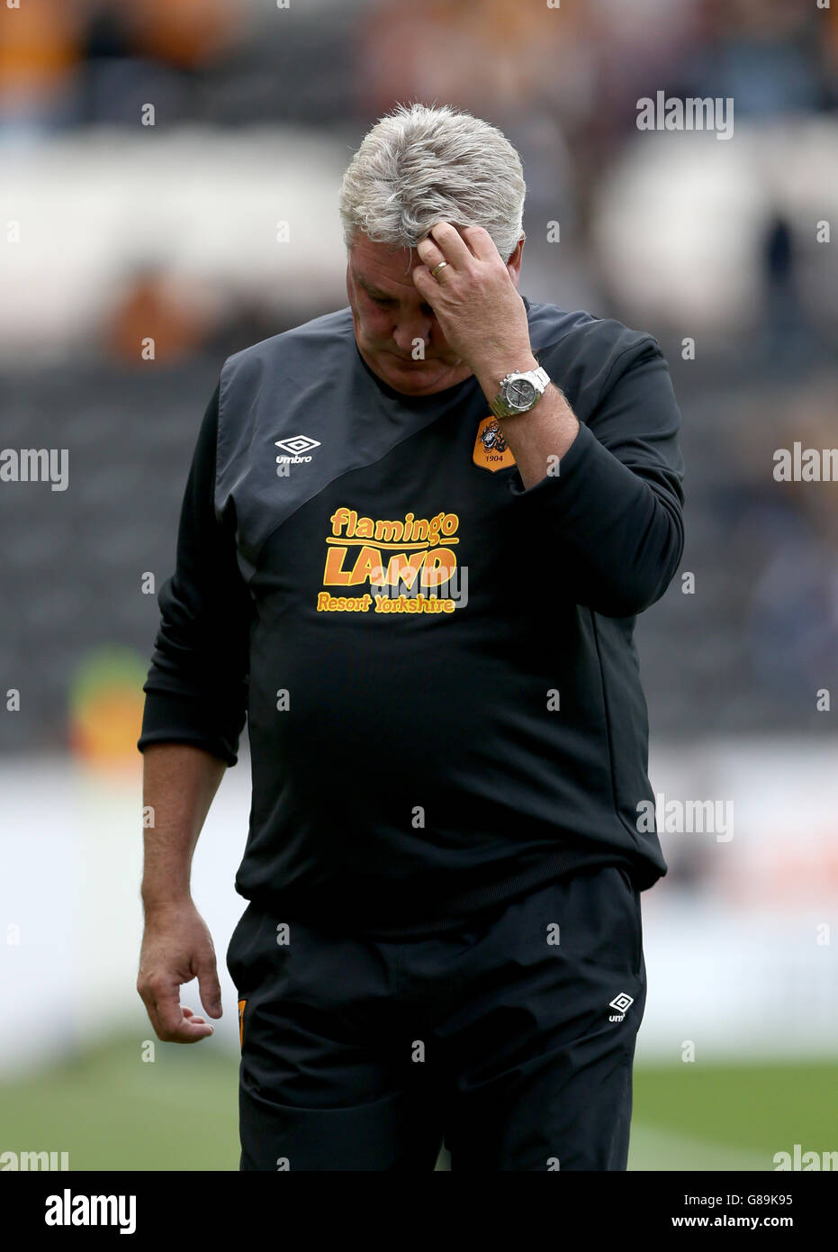 Fußball - Sky Bet Championship - Hull City gegen Blackburn Rovers - KC Stadium. Steve Bruce, der Manager von Hull City, steht an der Touchline Stockfoto