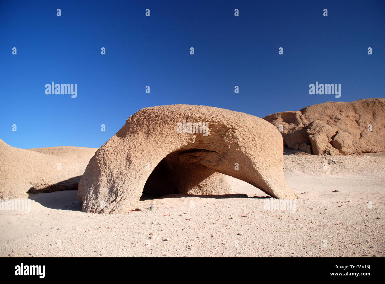 Wüste, Algerien, Tabelle, Felsen, Erosion, besondere Bildung, blauer Himmel, Schatten Stockfoto