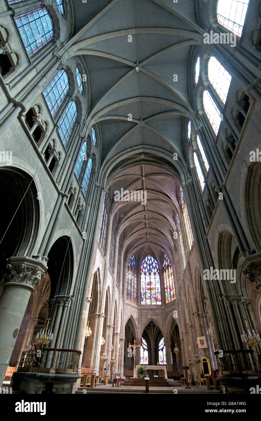 cath-drale-notre-dame-de-moulins-kathedrale-von-moulins-allier