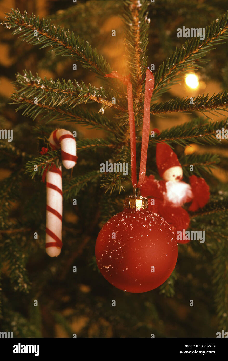 Weihnachtsbaum mit Dekoration Stockfoto