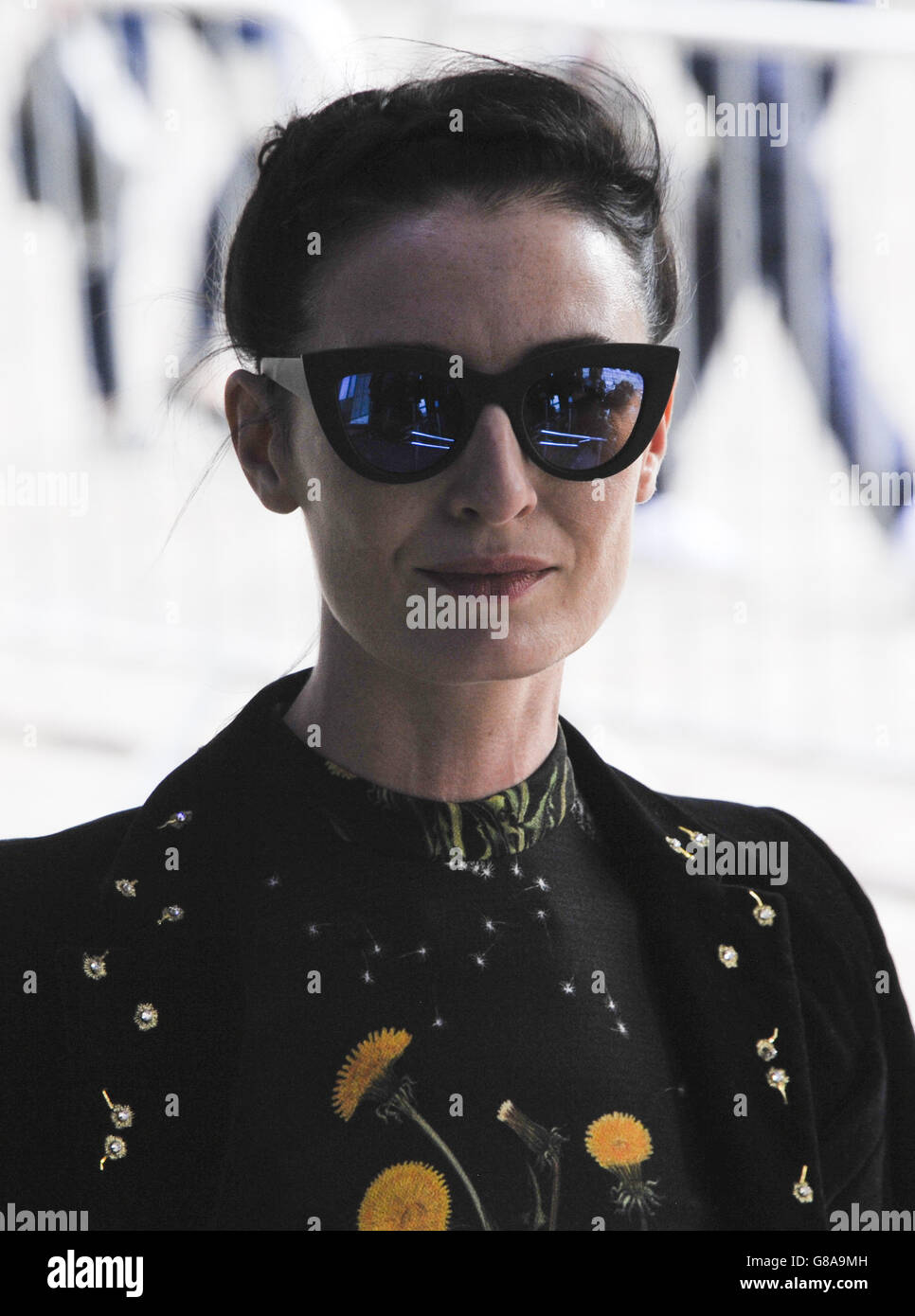 Erin O'Connor bei der Ankunft an der Topshop Unique Catwalk Show im Queen Elizabeth II Conference Center während der London Fashion Week SS16 Catwalk zeigt. Bildnachweis sollte Edward Smith/PA SHOWBIZ lesen Stockfoto