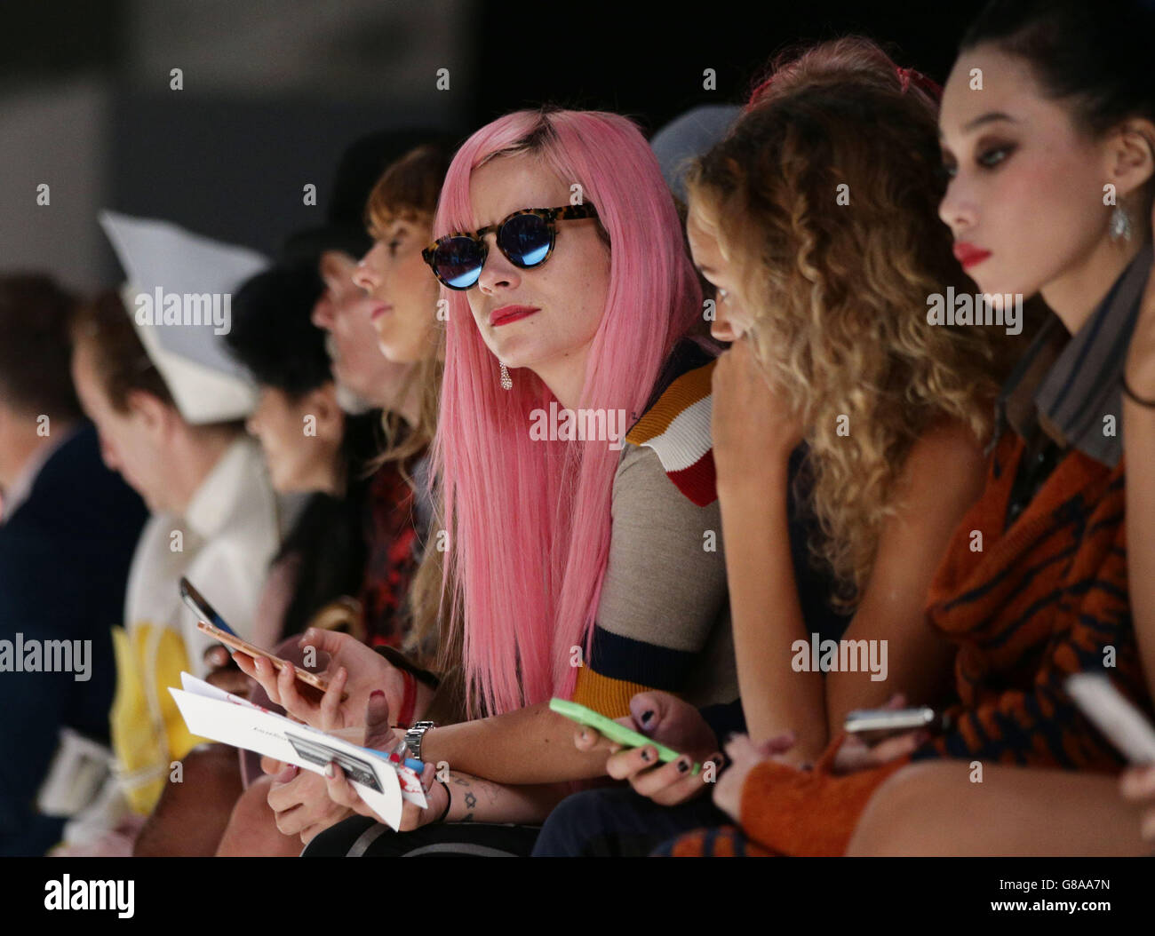 Lily Allen nimmt an der Vivienne Westwood Red Label Frühjahr/Sommer 2016 London Fashion Week Show auf der Ambika P3, University of Westminster in London Teil. Stockfoto