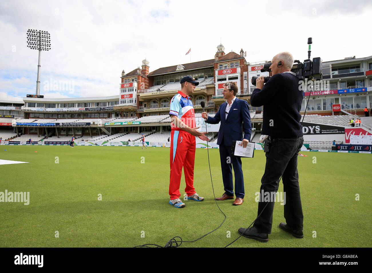 Cricket - Hilfe für Helden XI V Rest der Welt XI - Kia Oval. Interviews vor dem Spiel zwischen Help for Heroes und dem England Physical Disability Team Stockfoto