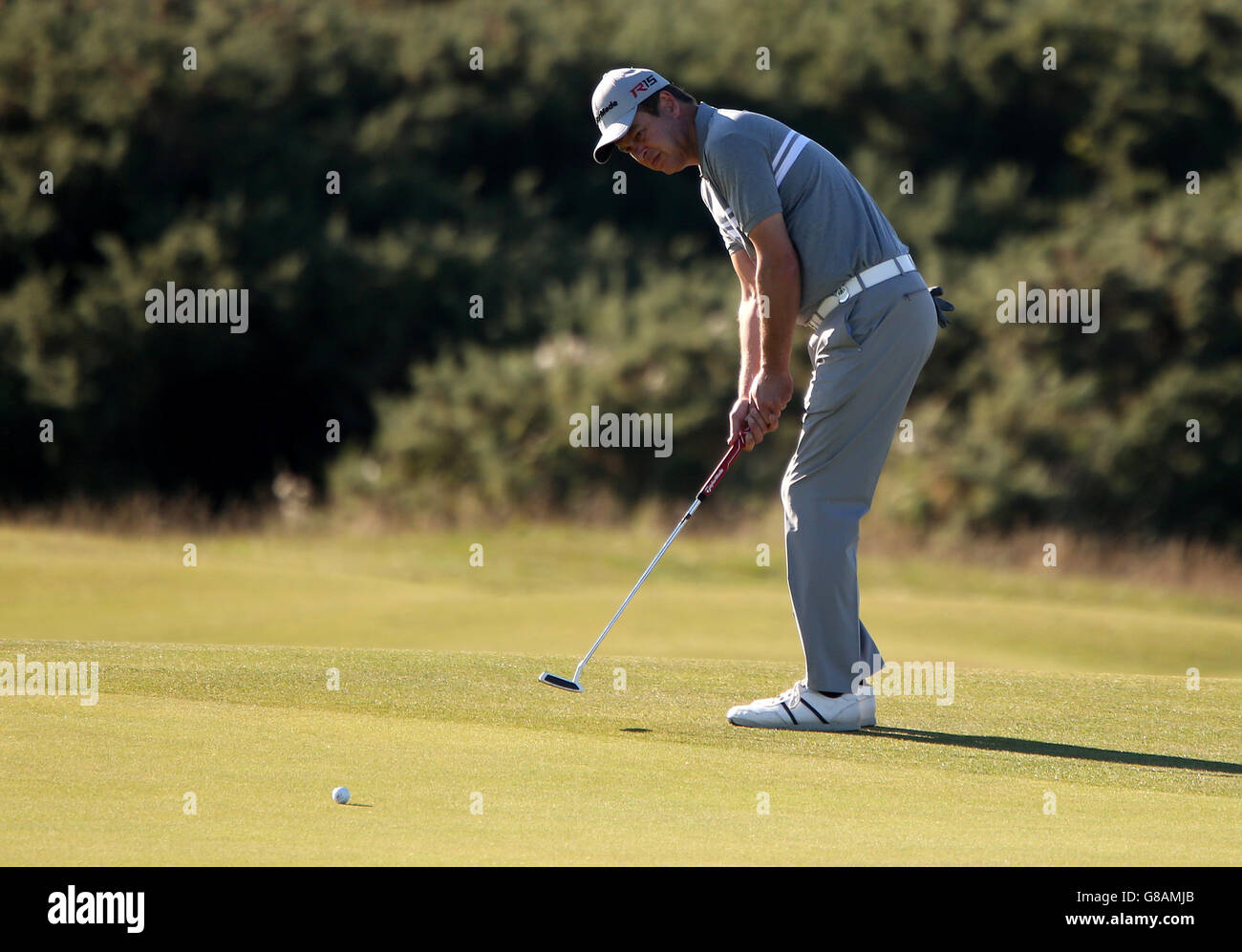 Peter Jones während des ersten Tages der Alfred Dunhill Links Championship im Old Course St Andrews, Fife. DRÜCKEN SIE VERBANDSFOTO. Bilddatum: Donnerstag, 1. Oktober 2015. Siehe PA Geschichte GOLF Dunhill. Bildnachweis sollte lauten: Andrew Milligan/PA Wire. EINSCHRÄNKUNGEN nur für redaktionelle Verwendung. Keine kommerzielle Nutzung. Keine falsche kommerzielle Vereinigung. Keine Videoemulation. Keine Bildbearbeitung. Stockfoto
