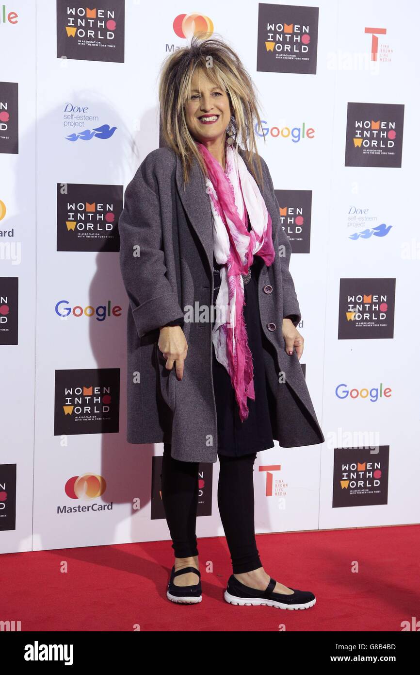 Elizabeth Emanuel beim Women in the World Summit in London. Stockfoto