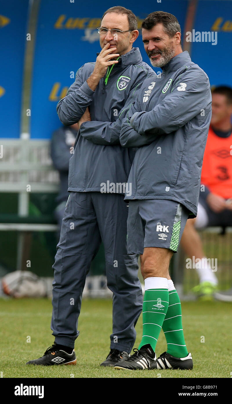 Irland-Manager Martin O'Neill (links) und Co-Trainer Roy Keane während einer Trainingseinheit im Gannon Park, Dublin. Stockfoto