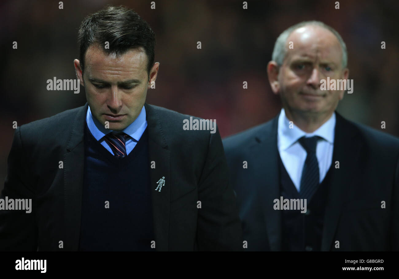 Dougie Freeman, Waldmanagerin Nottingham, und Nottingham Forest Assistant Manager Lennie Lawrence (rechts) Stockfoto