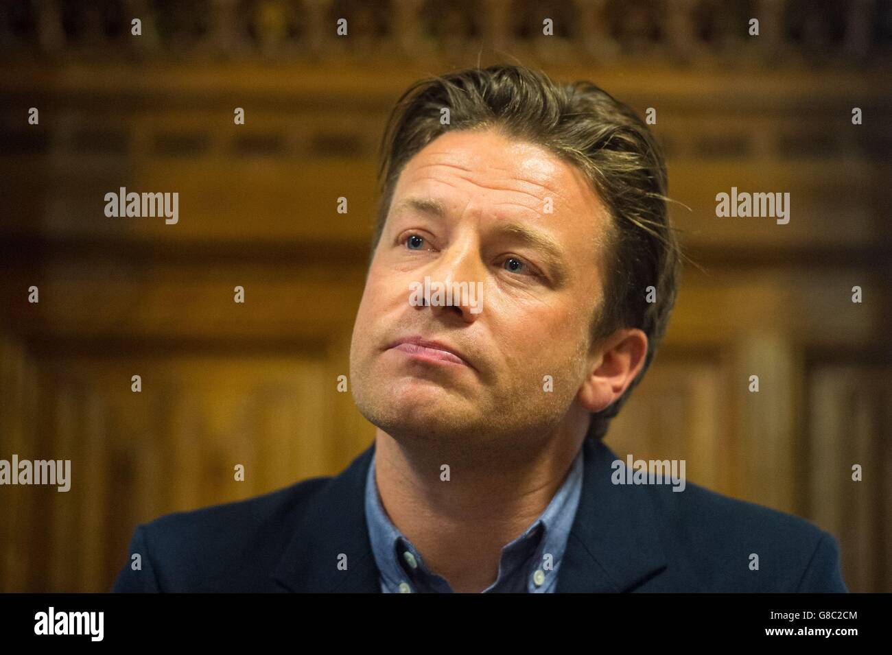 Jamie Oliver bei einem Treffen der All Party Parliamentary Group for Diabetes, im House of Commons, London, wo er im Rahmen seiner Sugar Rush Kampagne eine Steuer auf Zucker forderte. Stockfoto