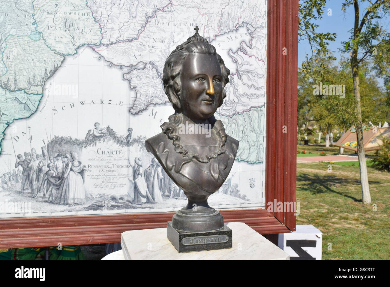 Bronzestatue der russischen Kaiserin Catherine II. In der Nase gerieben