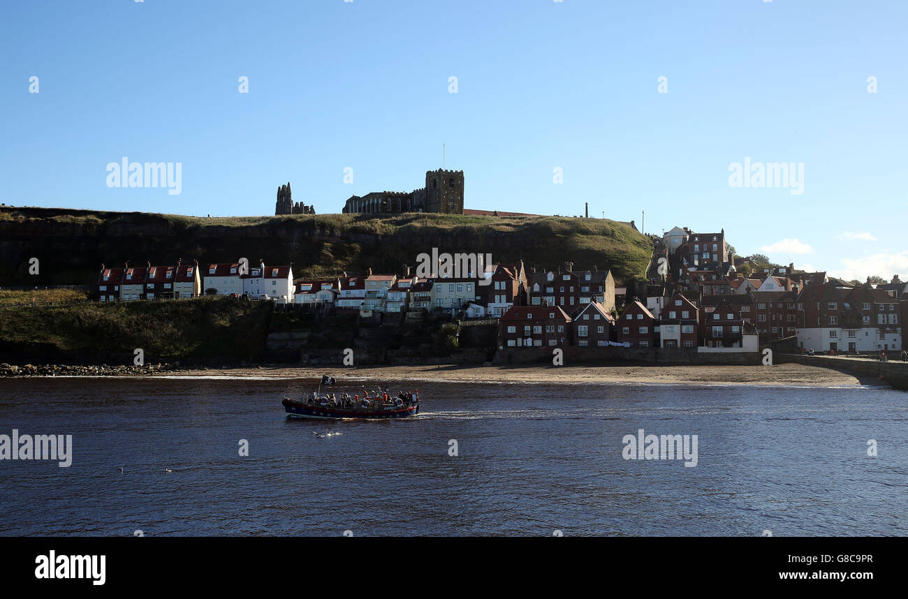 Ein allgemeiner Blick auf den Hafen in Whitby, Yorkshire PRESSE VEREIN Foto. Bilddatum: Donnerstag, 8. Oktober 2015. Siehe PA Story . Bildnachweis sollte lauten: Steve Parsons/PA Wire Stockfoto