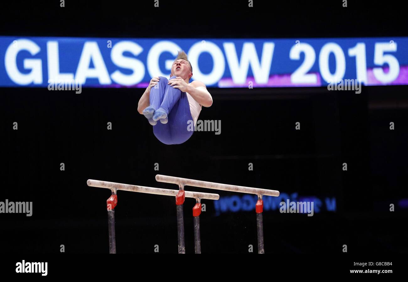 Der britische Nile Wilson während einer Trainingseinheit vor den Weltmeisterschaften der Gymnastik 2015 in Glasgow in Schottland. Stockfoto