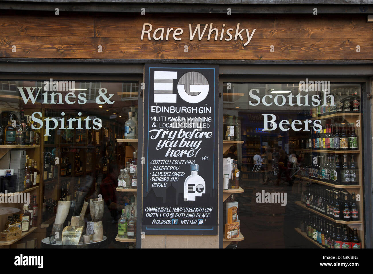 Whisky-Shop, Royal Mile Street, Edinburgh, Schottland Stockfoto