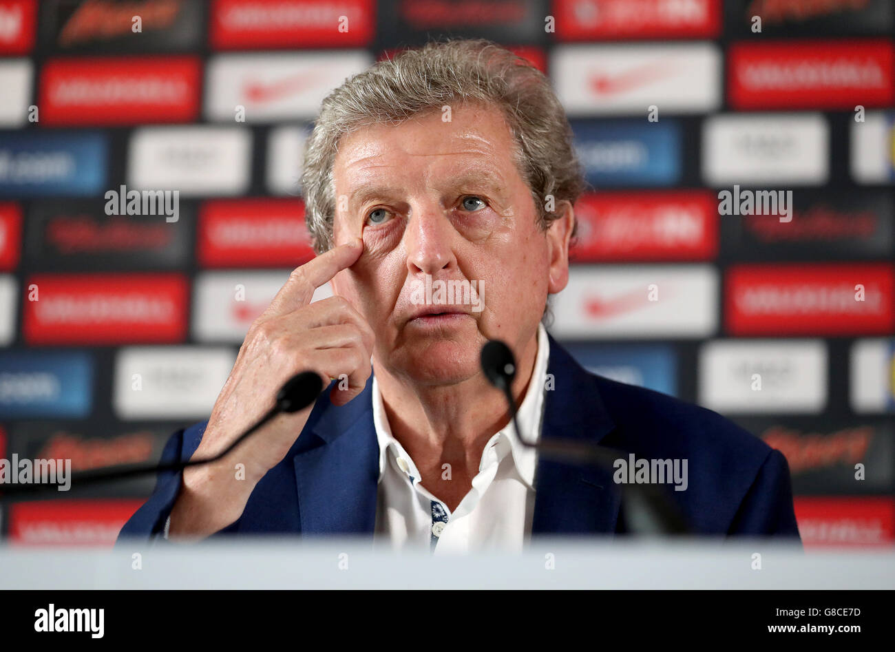 Roy Hodgson während einer Pressekonferenz in Chantilly, Frankreich. England schied in der Runde der 16 Phase der Europameisterschaft 2016 gestern Abend nach der Niederlage 2-1 gegen Island. Stockfoto