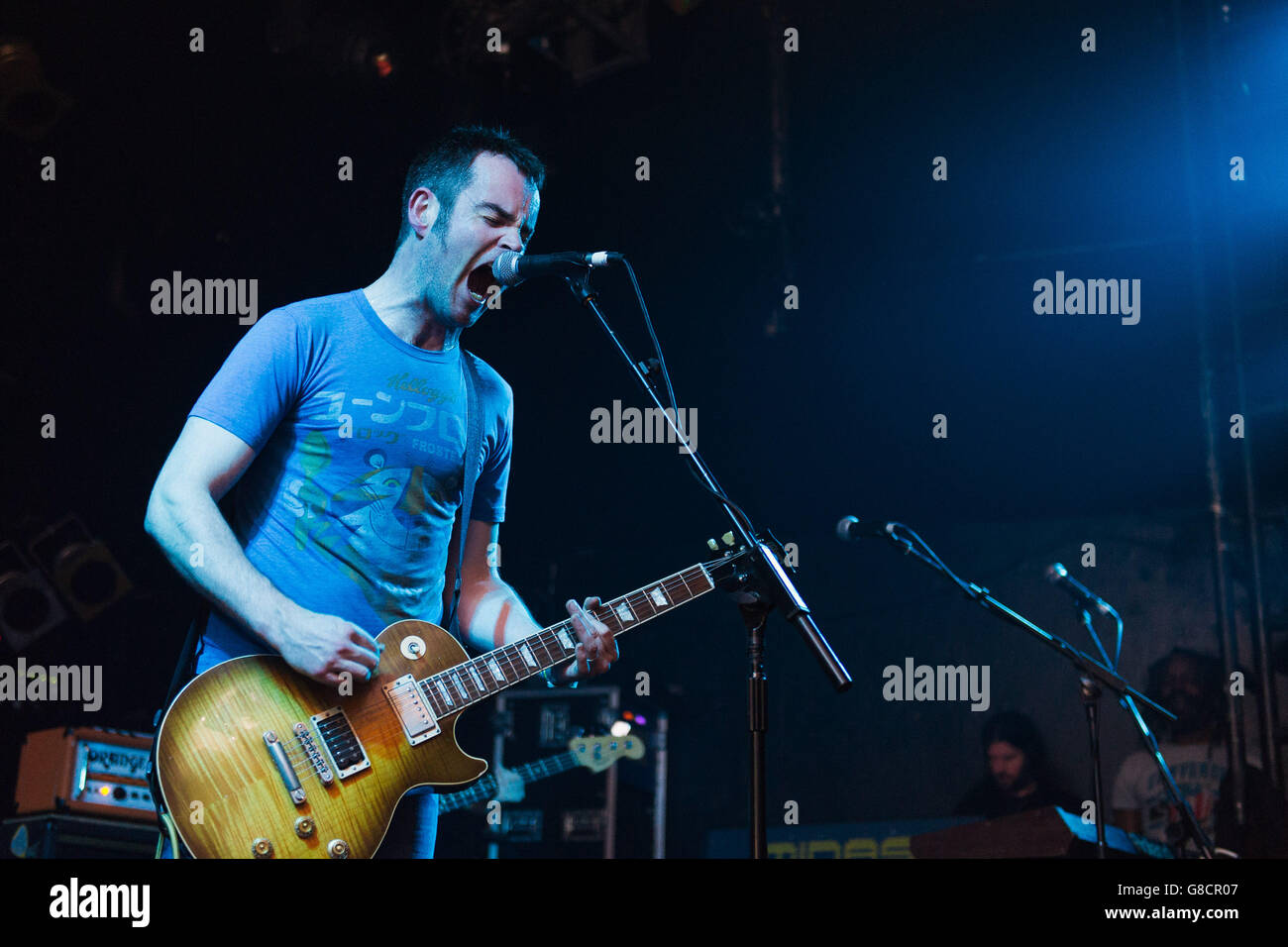 Andrew "Falco" Falkous, Sänger und Gitarrist der Zukunft die linke im Electric Ballroom, London. 21. April 2016. Stockfoto