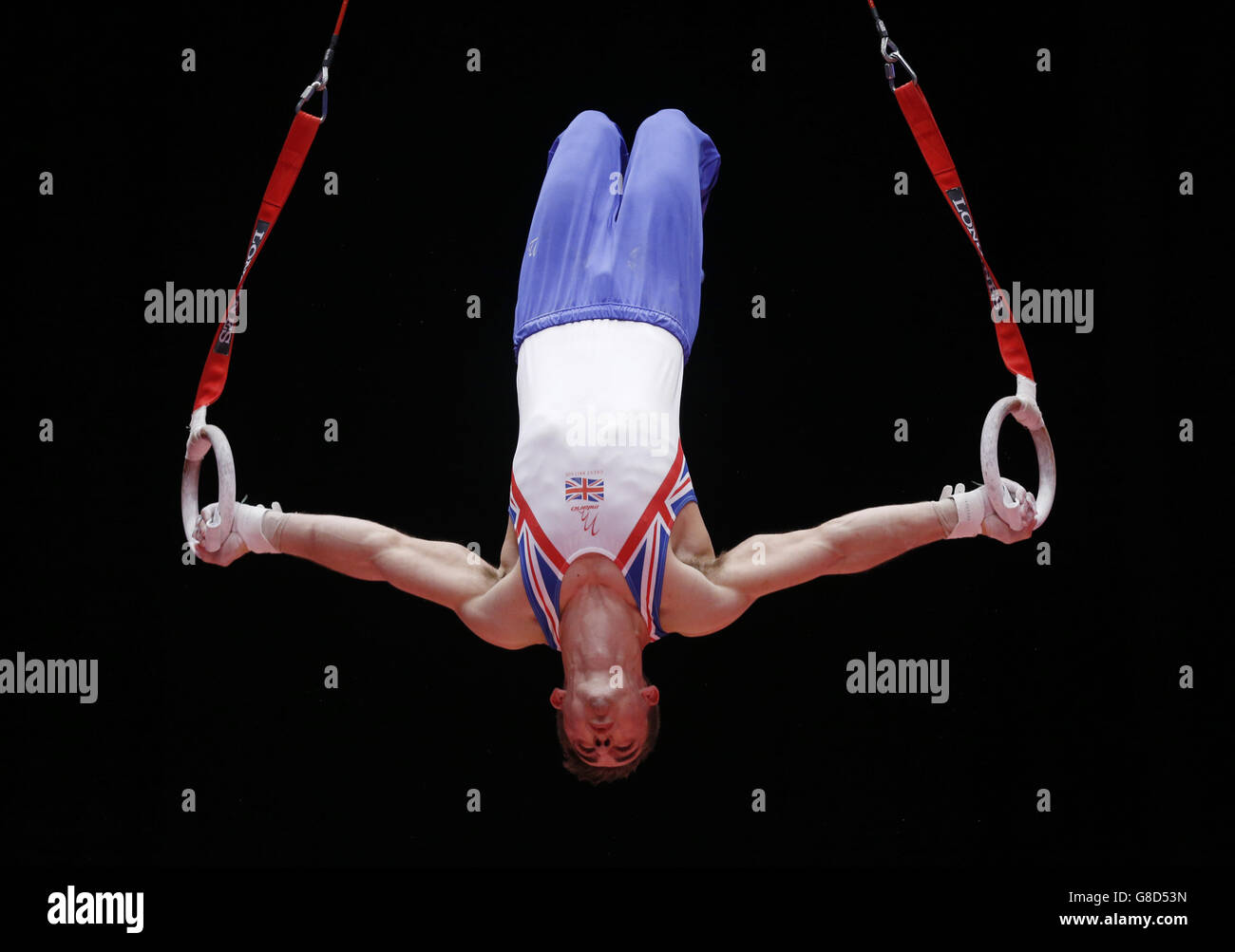 Gymnastik - Weltmeisterschaften 2015 - Tag sechs - das SSE Hydro. Der britische Max Whitlock tritt am sechsten Tag der Weltmeisterschaften im Gymnastik-Bereich 2015 bei der SSE Hydro in Glasgow an den Still Rings an. Stockfoto