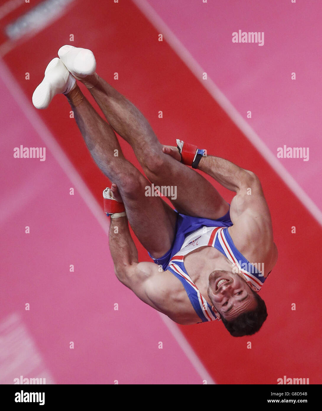 Der britische Kristian Thomas tritt am 6. Tag der Weltmeisterschaften im Gymnastik-Bereich 2015 beim SSE Hydro in Glasgow am Vault Table an. Stockfoto