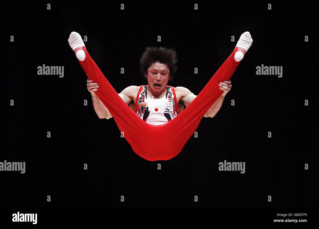 Gymnastik - Weltmeisterschaften 2015 - Tag sechs - das SSE Hydro. Der japanische Kohei Uchimura tritt am sechsten Tag der Weltmeisterschaften der Gymnastik 2015 beim SSE Hydro, Glasgow, auf den Parallelbarren an. Stockfoto