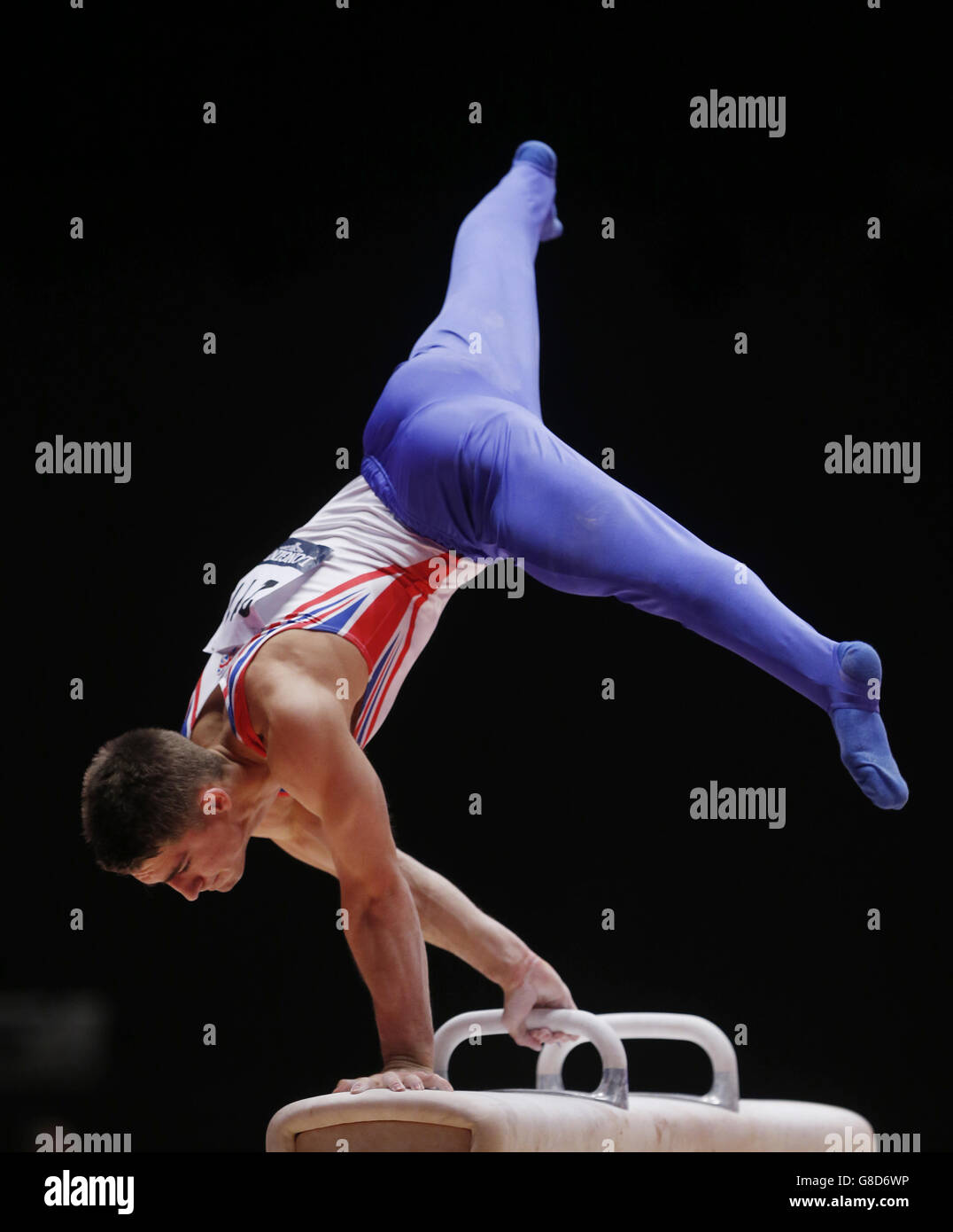 Der britische Max Whitlock tritt am 8. Tag der Weltmeisterschaften der Gymnastik 2015 beim SSE Hydro in Glasgow beim Pommel Horse im Allrounder-Finale der Männer an. Stockfoto