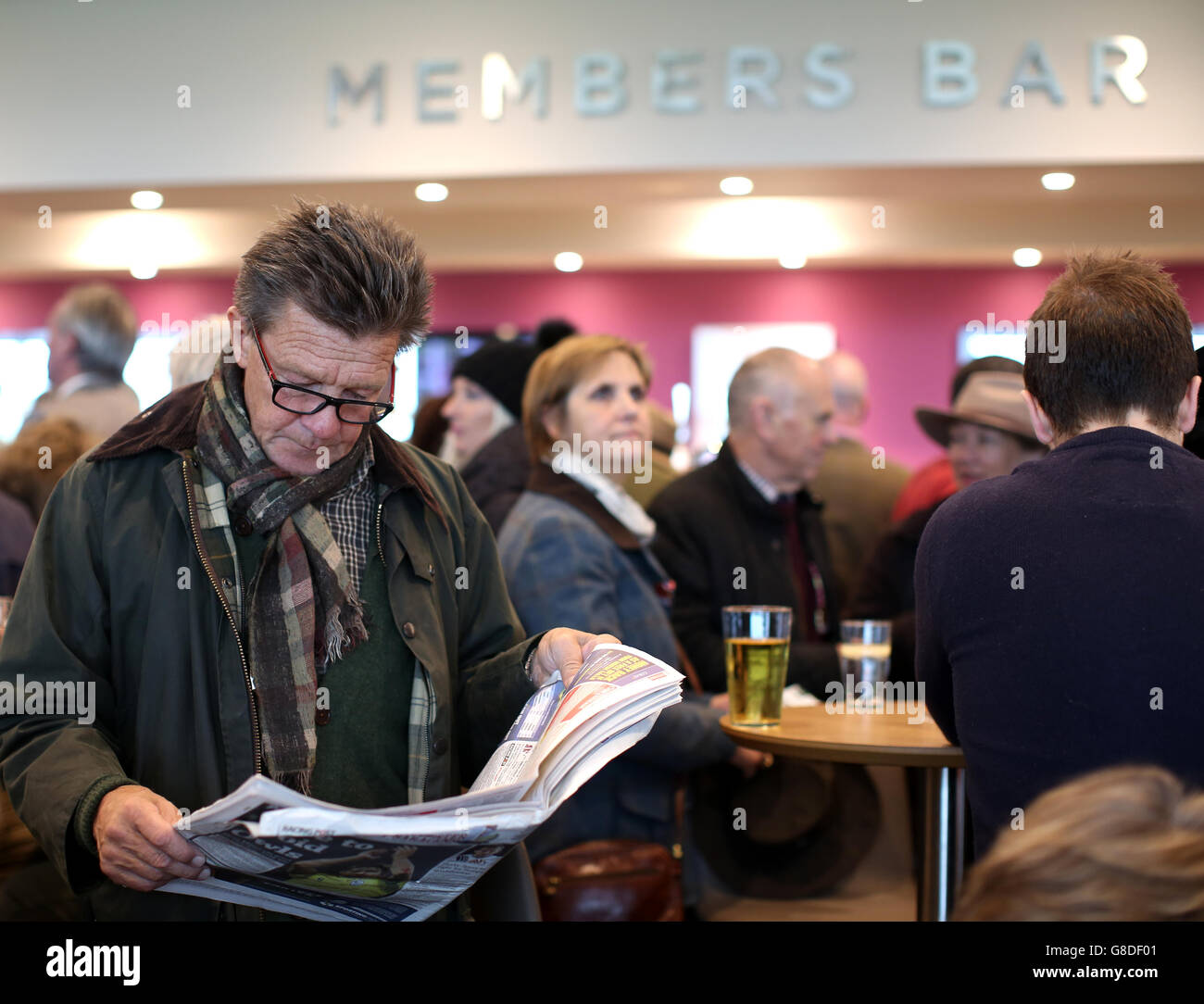 Horse Racing - Showcase - Tag eins - Cheltenham Racecourse Stockfoto