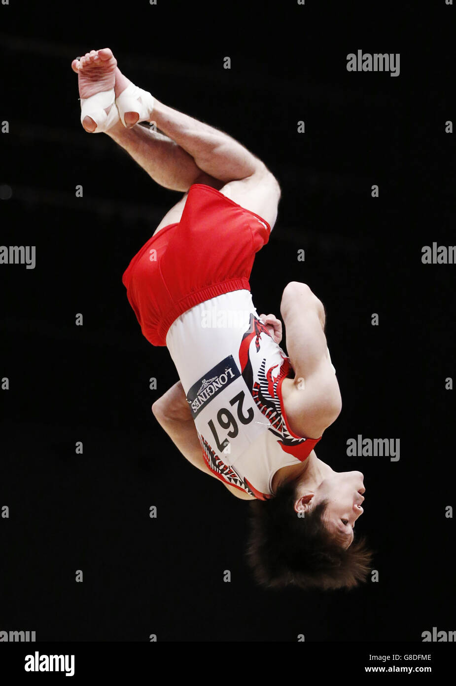 Gymnastik - Weltmeisterschaften 2015 - Tag drei - das SSE Hydro. Der japanische Kohei Uchimura tritt am dritten Tag der Weltmeisterschaften 2015 beim SSE Hydro, Glasgow, an der Bodenübung an. Stockfoto