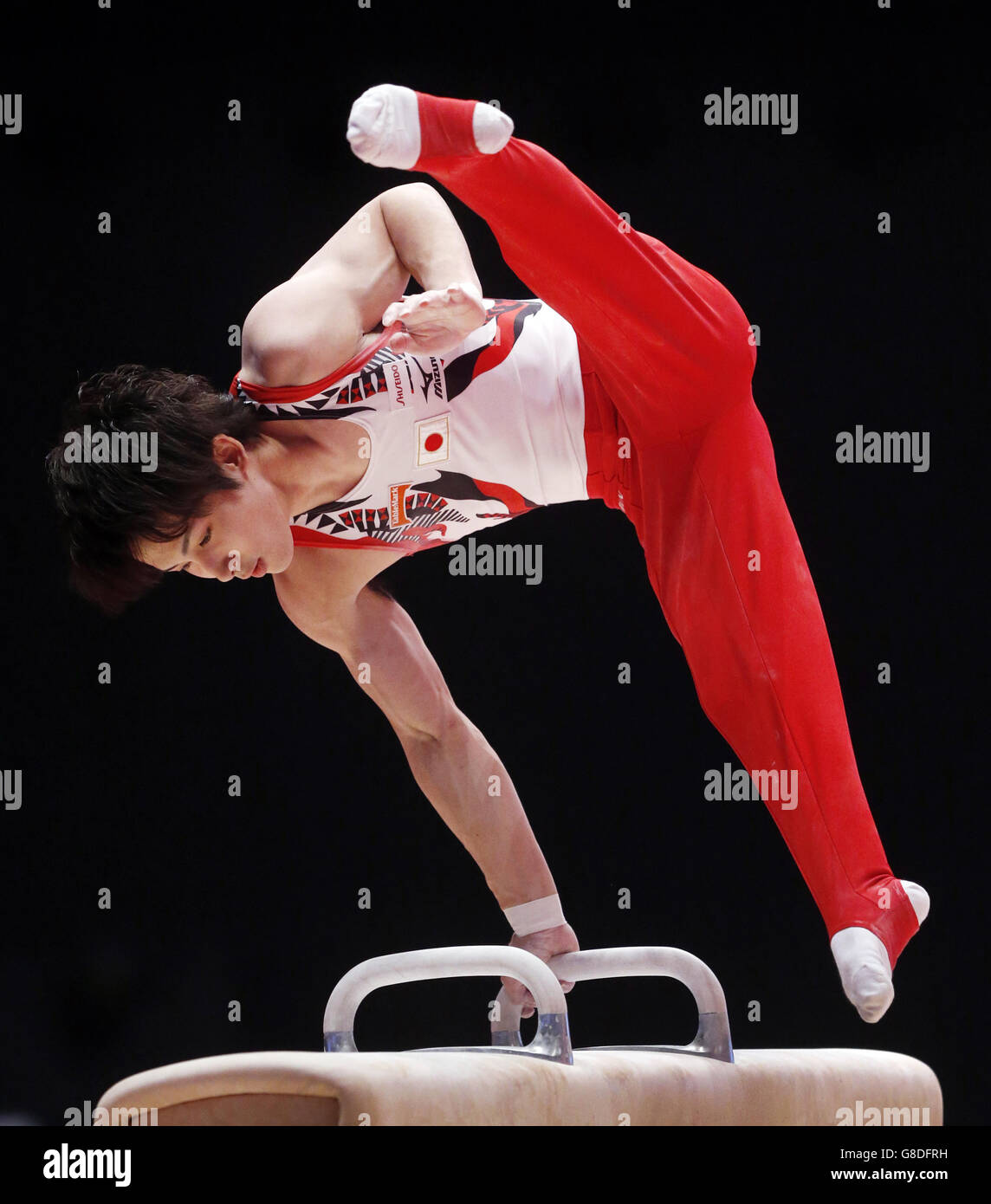 Gymnastik - Weltmeisterschaften 2015 - Tag drei - das SSE Hydro. Der japanische Ryohei Kato tritt am dritten Tag der Weltmeisterschaften 2015 beim SSE Hydro in Glasgow auf dem Pommel Horse an. Stockfoto